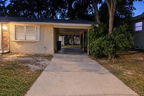 Villa ou maison à louer à Spring Hill, Floride: 2 chambres, 87.61 m2 № 2433243 - photo 15