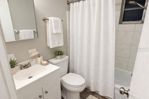 Villa ou maison à louer à Spring Hill, Floride: 2 chambres, 87.61 m2 № 2433243 - photo 6