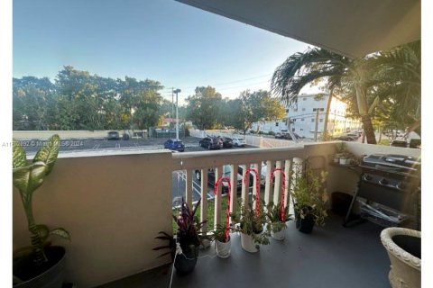 Купить кондоминиум в Норт-Майами, Флорида 2 спальни, 95.04м2, № 1984956 - фото 7