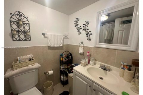 Купить кондоминиум в Норт-Майами, Флорида 2 спальни, 95.04м2, № 1984956 - фото 16