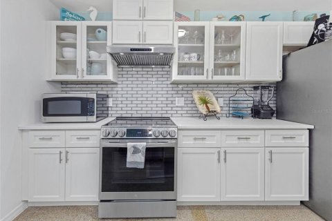 Купить виллу или дом в Клируотер, Флорида 8 комнат, 102.66м2, № 2110233 - фото 20