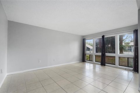 Condo in Orlando, Florida, 2 bedrooms  № 1849709 - photo 8
