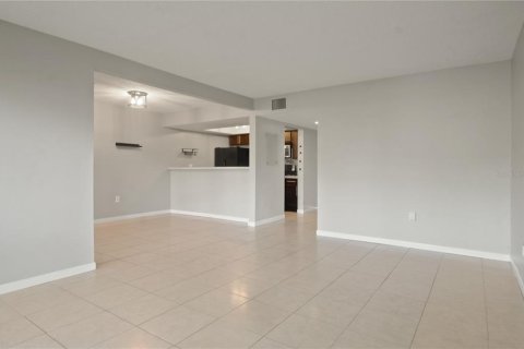 Condo in Orlando, Florida, 2 bedrooms  № 1849709 - photo 12