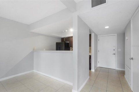 Condo in Orlando, Florida, 2 bedrooms  № 1849709 - photo 20