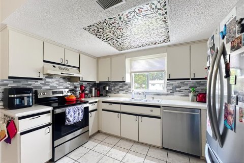 Villa ou maison à vendre à Ocala, Floride: 2 chambres, 101.73 m2 № 1880645 - photo 4