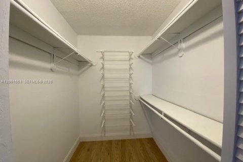 Снять в аренду кондоминиум в Майами, Флорида 1 спальня, 65.87м2, № 2065818 - фото 10