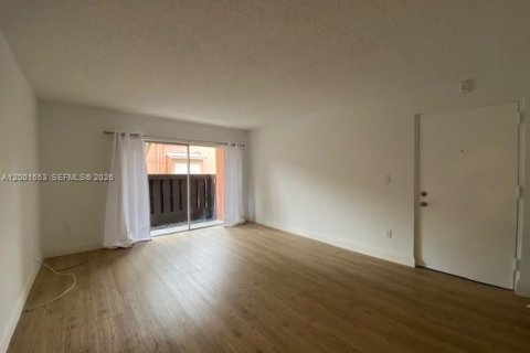 Снять в аренду кондоминиум в Майами, Флорида 1 спальня, 65.87м2, № 2065818 - фото 5