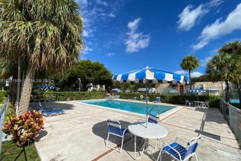 Снять в аренду кондоминиум в Майами, Флорида 1 спальня, 65.87м2, № 2065818 - фото 20