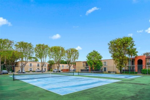 Снять в аренду кондоминиум в Майами, Флорида 1 спальня, 65.87м2, № 2065818 - фото 21