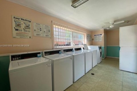 Снять в аренду кондоминиум в Майами, Флорида 1 спальня, 65.87м2, № 2065818 - фото 16