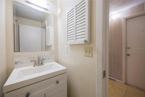 Снять в аренду квартиру в Клируотер, Флорида 3 комнаты, 83.61м2, № 2266749 - фото 10