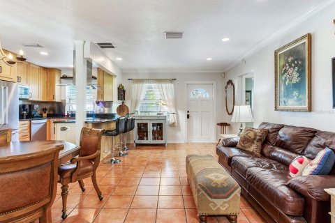 Casa en venta en Saint Petersburg, Florida, 3 dormitorios, 140 m2 № 1909708 - foto 16