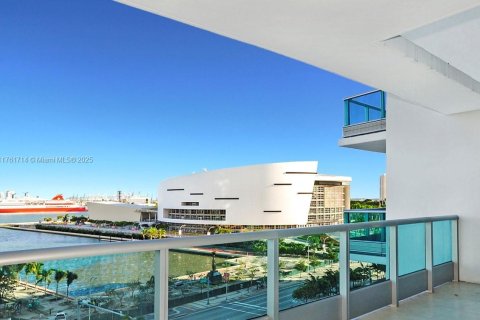 Copropriété à louer à Miami, Floride: 2 chambres, 166.48 m2 № 1728202 - photo 1
