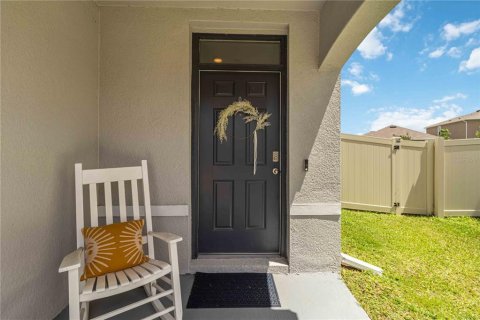 Villa ou maison à vendre à Wesley Chapel, Floride: 4 chambres, 209.96 m2 № 2212787 - photo 2
