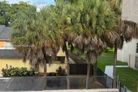 Condominio en alquiler en Miami, Florida, 2 dormitorios, 84.91 m2 № 1953444 - foto 15