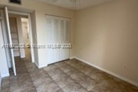 Condominio en alquiler en Miami, Florida, 2 dormitorios, 84.91 m2 № 1953444 - foto 20