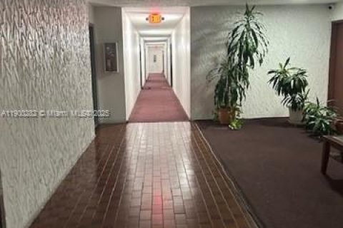 Condominio en alquiler en Miami, Florida, 2 dormitorios, 84.91 m2 № 1953444 - foto 9