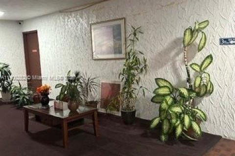 Condominio en alquiler en Miami, Florida, 2 dormitorios, 84.91 m2 № 1953444 - foto 8