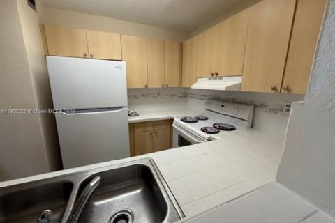 Condominio en alquiler en Miami, Florida, 2 dormitorios, 84.91 m2 № 1953444 - foto 18