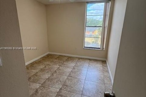 Condominio en alquiler en Miami, Florida, 2 dormitorios, 84.91 m2 № 1953444 - foto 25