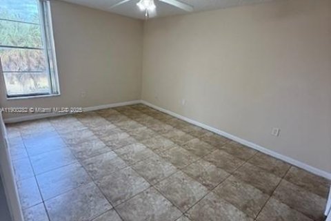 Condominio en alquiler en Miami, Florida, 2 dormitorios, 84.91 m2 № 1953444 - foto 26