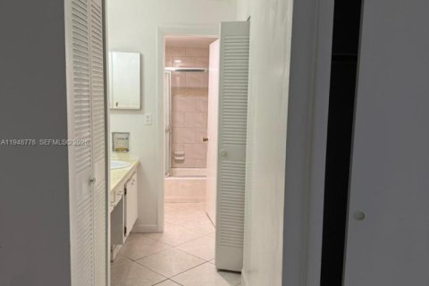 Снять в аренду кондоминиум в Норт-Майами-Бич, Флорида 1 спальня, 67.54м2, № 2005485 - фото 14