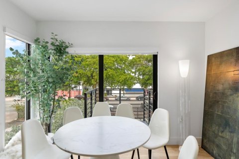 Adosado en alquiler en Miami Beach, Florida, 3 dormitorios, 148.64 m2 № 1993721 - foto 11