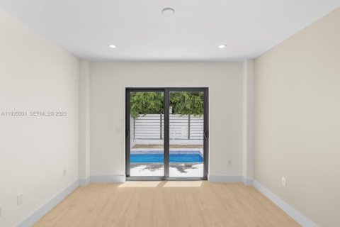 Adosado en alquiler en Miami Beach, Florida, 3 dormitorios, 148.64 m2 № 1993721 - foto 30