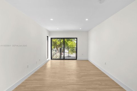 Adosado en alquiler en Miami Beach, Florida, 3 dormitorios, 148.64 m2 № 1993721 - foto 22