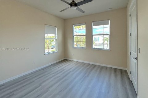 Купить виллу или дом в Холливуд, Флорида 5 спален, 232.35м2, № 1975812 - фото 22