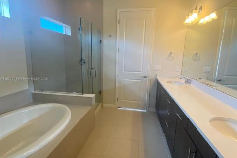 Купить виллу или дом в Холливуд, Флорида 5 спален, 232.35м2, № 1975812 - фото 14