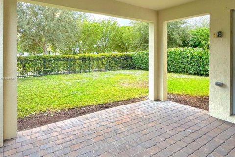 Купить виллу или дом в Холливуд, Флорида 5 спален, 232.35м2, № 1975812 - фото 11