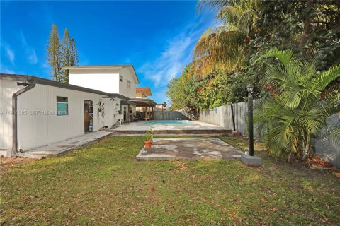 Villa ou maison à vendre à Miami, Floride: 5 chambres, 292.27 m2 № 2079822 - photo 30