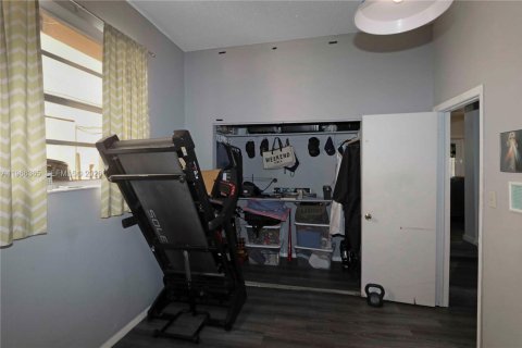 Villa ou maison à vendre à Miami, Floride: 5 chambres, 292.27 m2 № 2079822 - photo 21