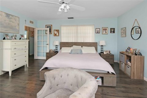 Villa ou maison à vendre à Miami, Floride: 5 chambres, 292.27 m2 № 2079822 - photo 15