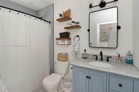 Villa ou maison à vendre à Miami, Floride: 5 chambres, 292.27 m2 № 2079822 - photo 25