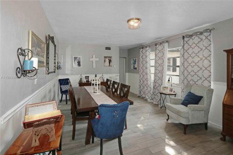 Villa ou maison à vendre à Miami, Floride: 5 chambres, 292.27 m2 № 2079822 - photo 5