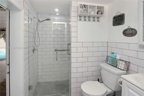 Villa ou maison à vendre à Miami, Floride: 5 chambres, 292.27 m2 № 2079822 - photo 26