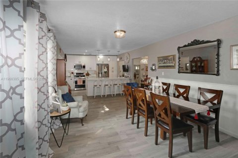 Villa ou maison à vendre à Miami, Floride: 5 chambres, 292.27 m2 № 2079822 - photo 7