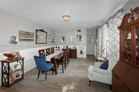 Villa ou maison à vendre à Miami, Floride: 5 chambres, 292.27 m2 № 2079822 - photo 6
