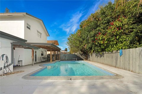 Villa ou maison à vendre à Miami, Floride: 5 chambres, 292.27 m2 № 2079822 - photo 28