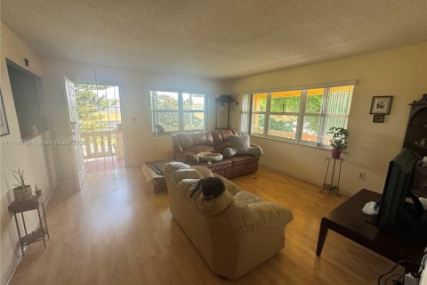 Copropriété à vendre à Miami Gardens, Floride: 2 chambres, 96.71 m2 № 2023182 - photo 6