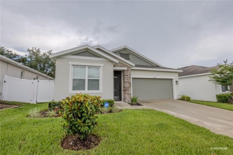 House in Leesburg, Florida 3 bedrooms, 208.47 sq.m. № 2220317