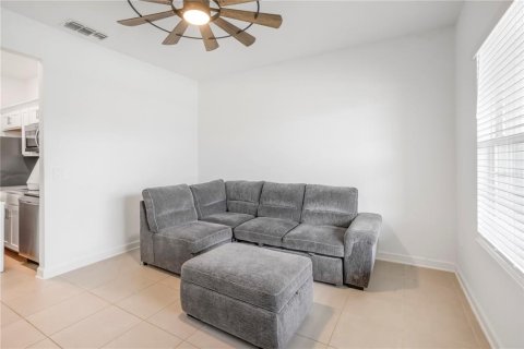 House in Davenport, Florida 4 bedrooms, 195.84 sq.m. № 1904497 - photo 30