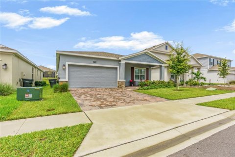 House in Davenport, Florida 4 bedrooms, 195.84 sq.m. № 1904497 - photo 1