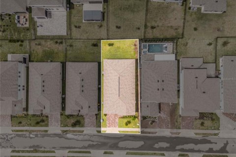 House in Davenport, Florida 4 bedrooms, 195.84 sq.m. № 1904497 - photo 4