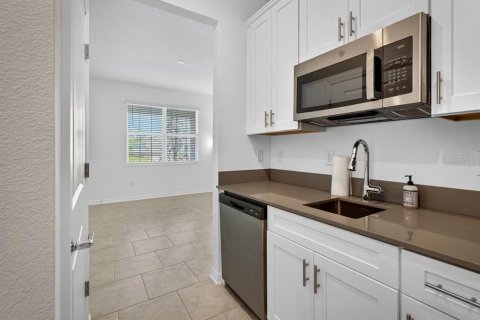 House in Edgewater, Florida 4 bedrooms, 193.42 sq.m. № 2134801 - photo 5
