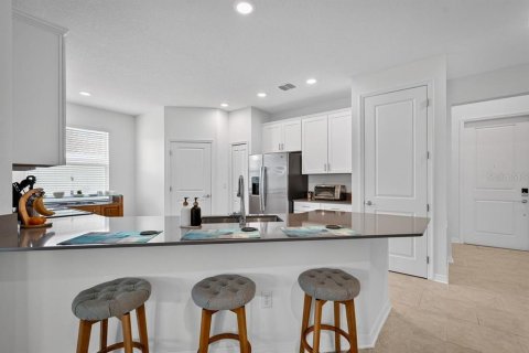 House in Edgewater, Florida 4 bedrooms, 193.42 sq.m. № 2134801 - photo 2