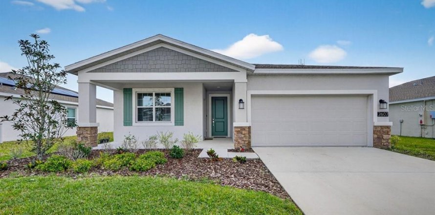 House in Edgewater, Florida 4 bedrooms, 193.42 sq.m. № 2134801