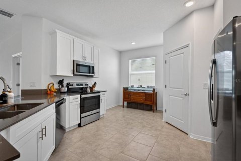 House in Edgewater, Florida 4 bedrooms, 193.42 sq.m. № 2134801 - photo 9